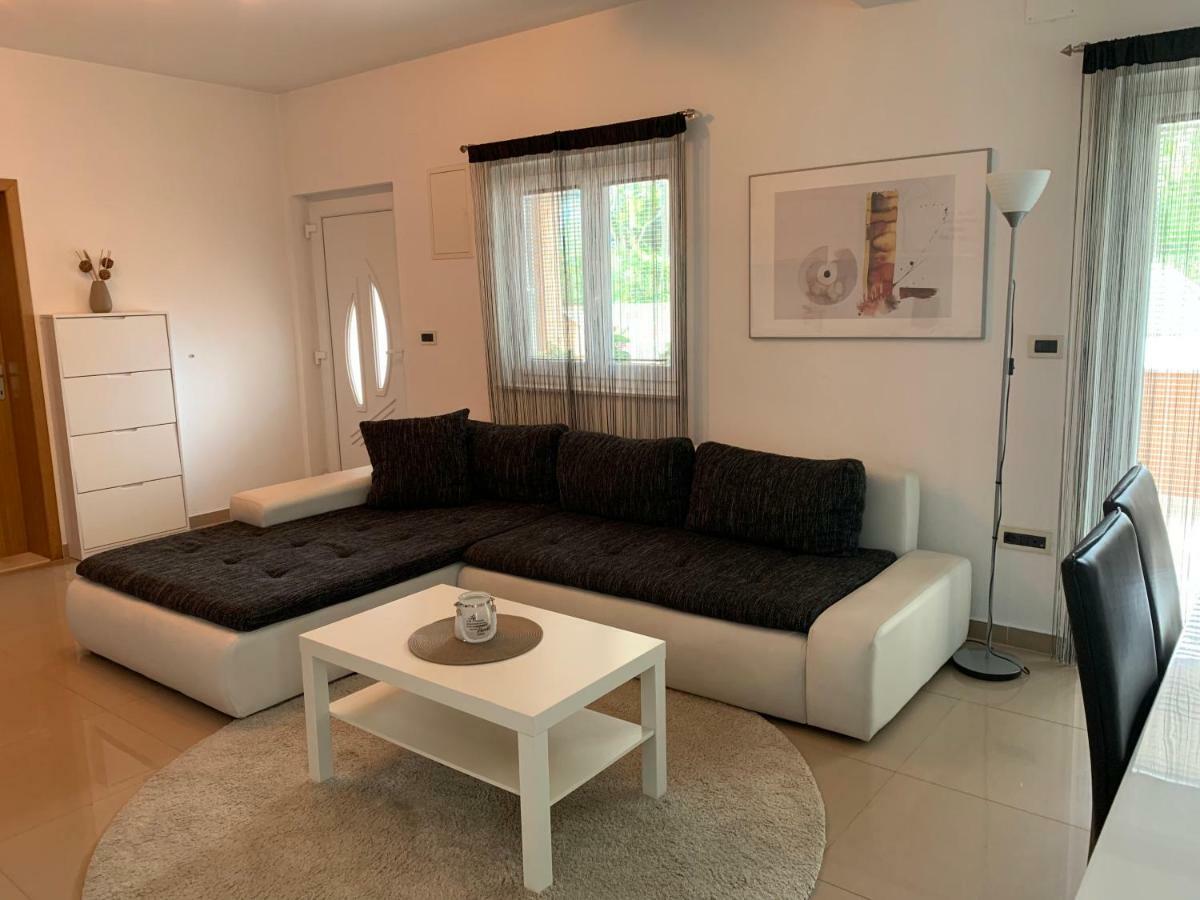 Apartment Leonardo Biograd Na Moru Εξωτερικό φωτογραφία