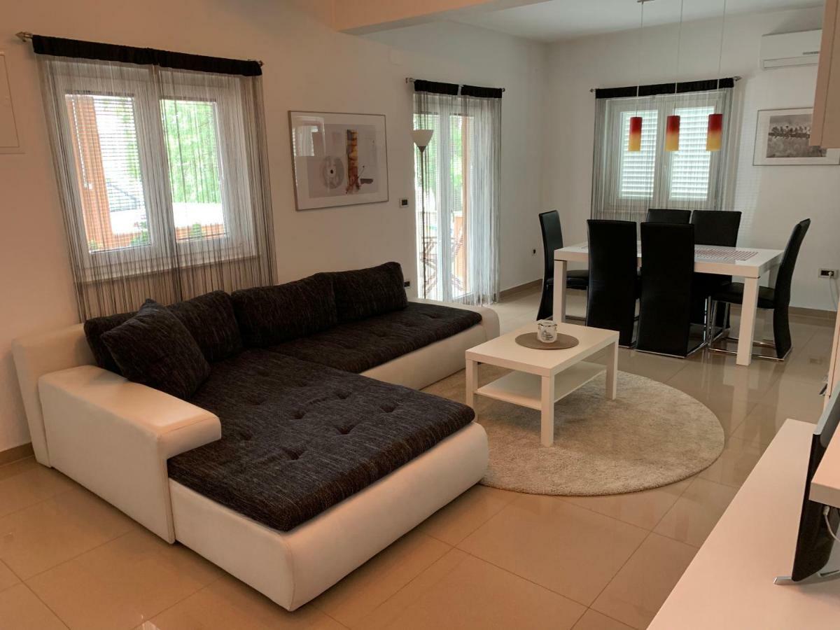 Apartment Leonardo Biograd Na Moru Εξωτερικό φωτογραφία